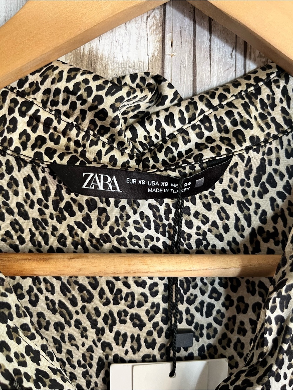Zara Leopard Print Blouse NWT XS Animal Print Top Black Trim Long Sleeve - Picture 4 of 5